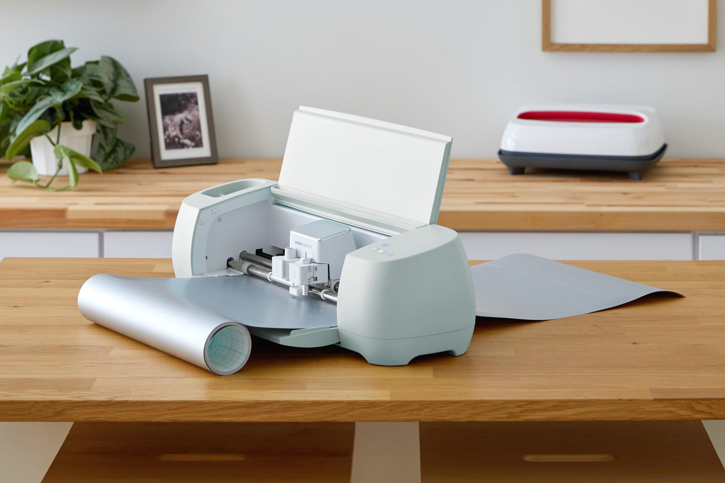 Cricut Smart Permanent Vinyl, White - 3ft Roll (13'x36') Adhesive Craft Vinyl - Matless cutting for cuts up to 12ft with Maker 3 / Explore 3 Machines