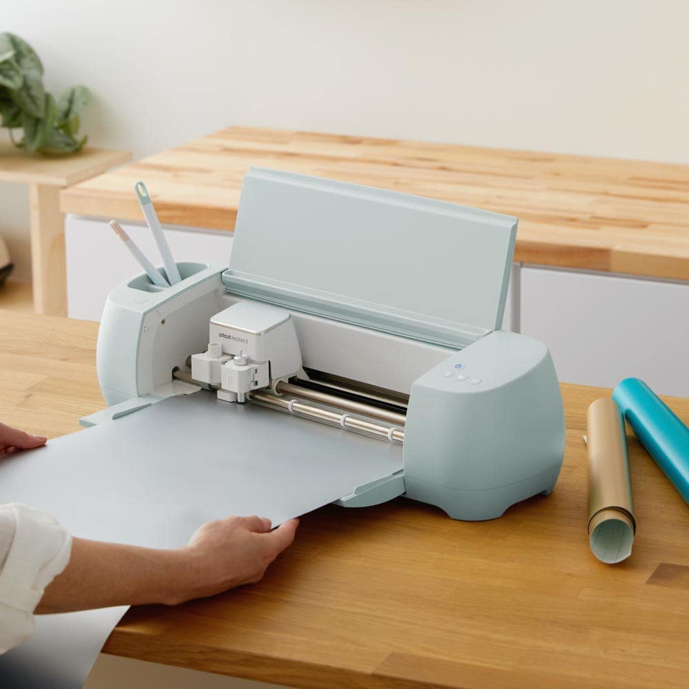 Cricut Smart Permanent Vinyl, White - 3ft Roll (13'x36') Adhesive Craft Vinyl - Matless cutting for cuts up to 12ft with Maker 3 / Explore 3 Machines