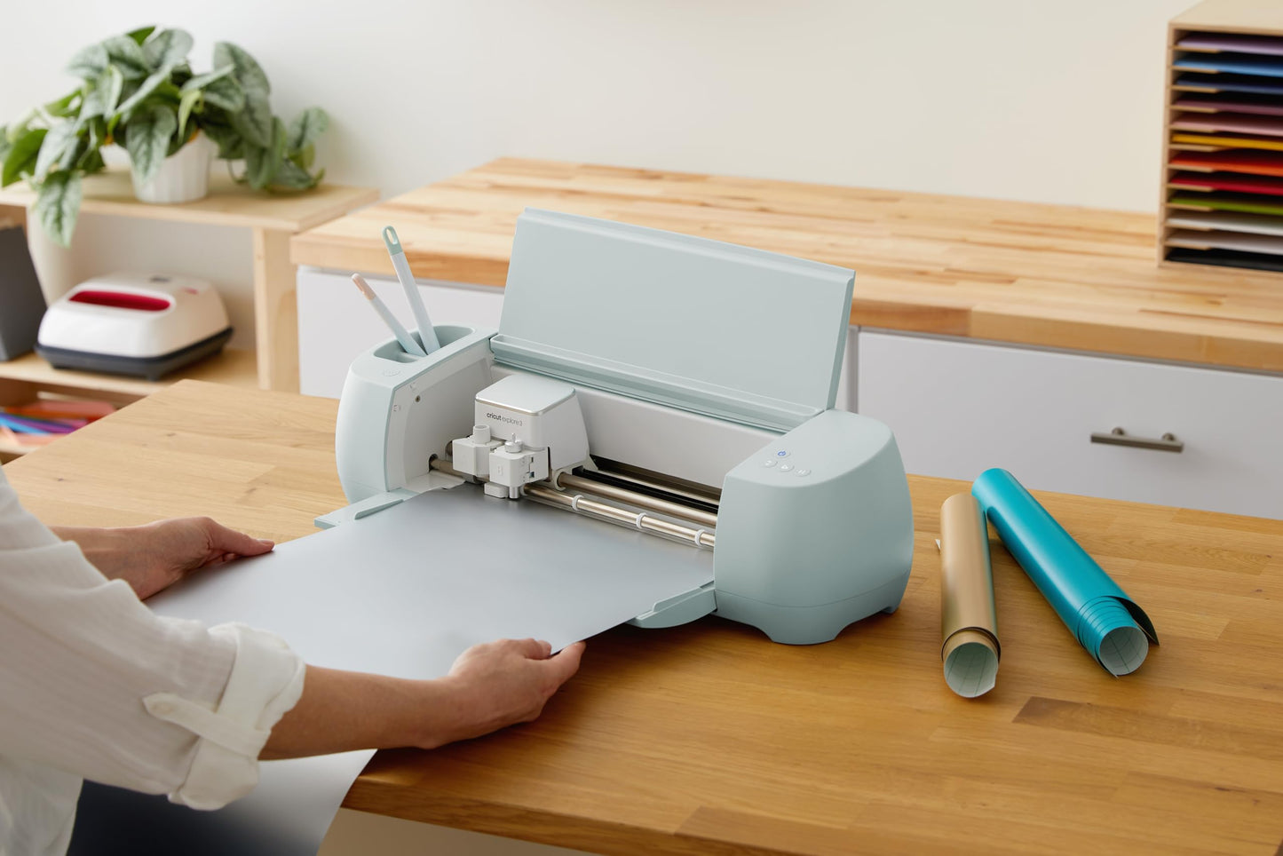 Cricut Smart Permanent Vinyl, White - 3ft Roll (13'x36') Adhesive Craft Vinyl - Matless cutting for cuts up to 12ft with Maker 3 / Explore 3 Machines