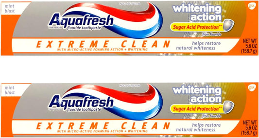Aquafresh Extreme Clean Whitening Action Fluoride Toothpaste, Mint Blast, 5.6 oz (Pack of 2)